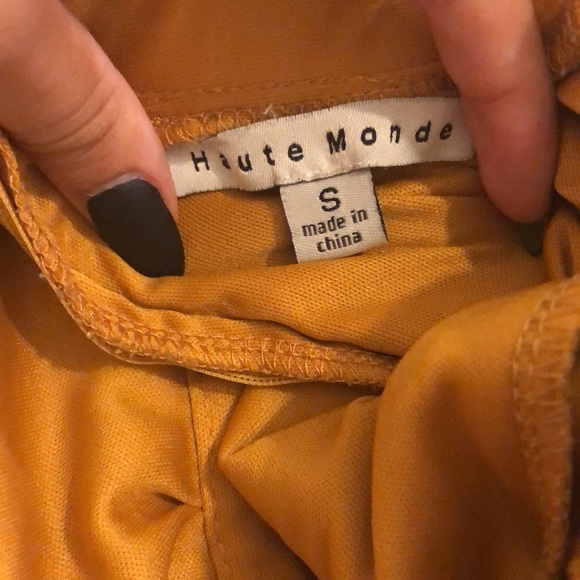 Gold romper, Haute Monde brand, size S. - Picture 5 of 5